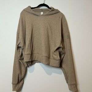 ALO Yoga Beige Ribbed Pullover